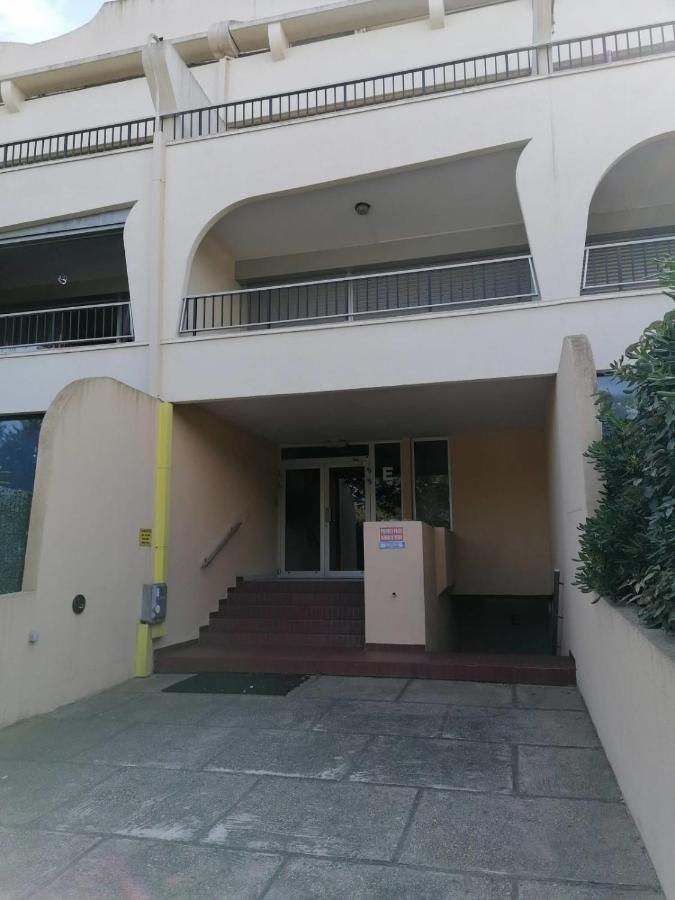 40M With Terrace In A Residence With Pool Le Grau-du-Roi Bagian luar foto